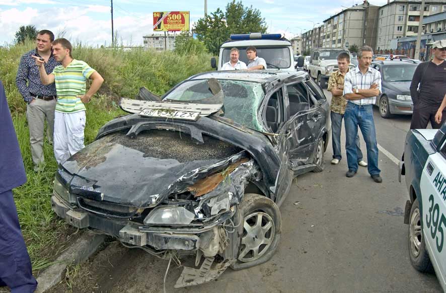 Ещё одна жертва аварии - "Хонда"