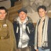 Ильяс Аутов (в центре) с исполнителями главных ролей в клипе - братьями Самойловыми