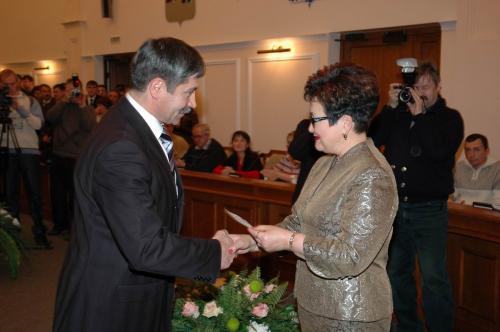 Михайлову вручили мандат