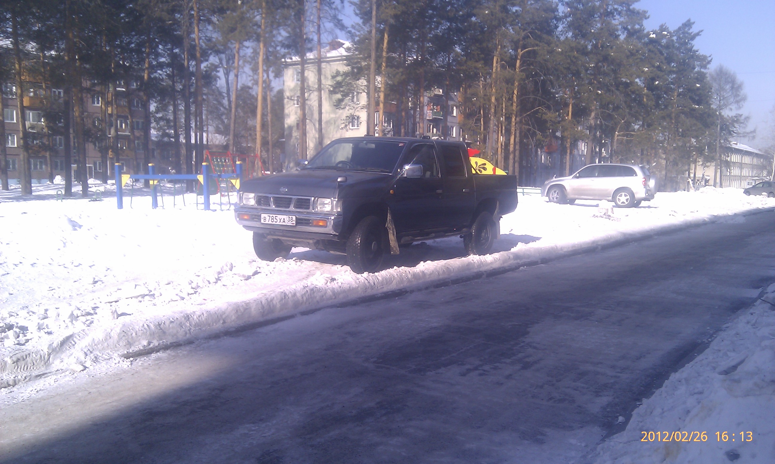 Авто на газонах)))))