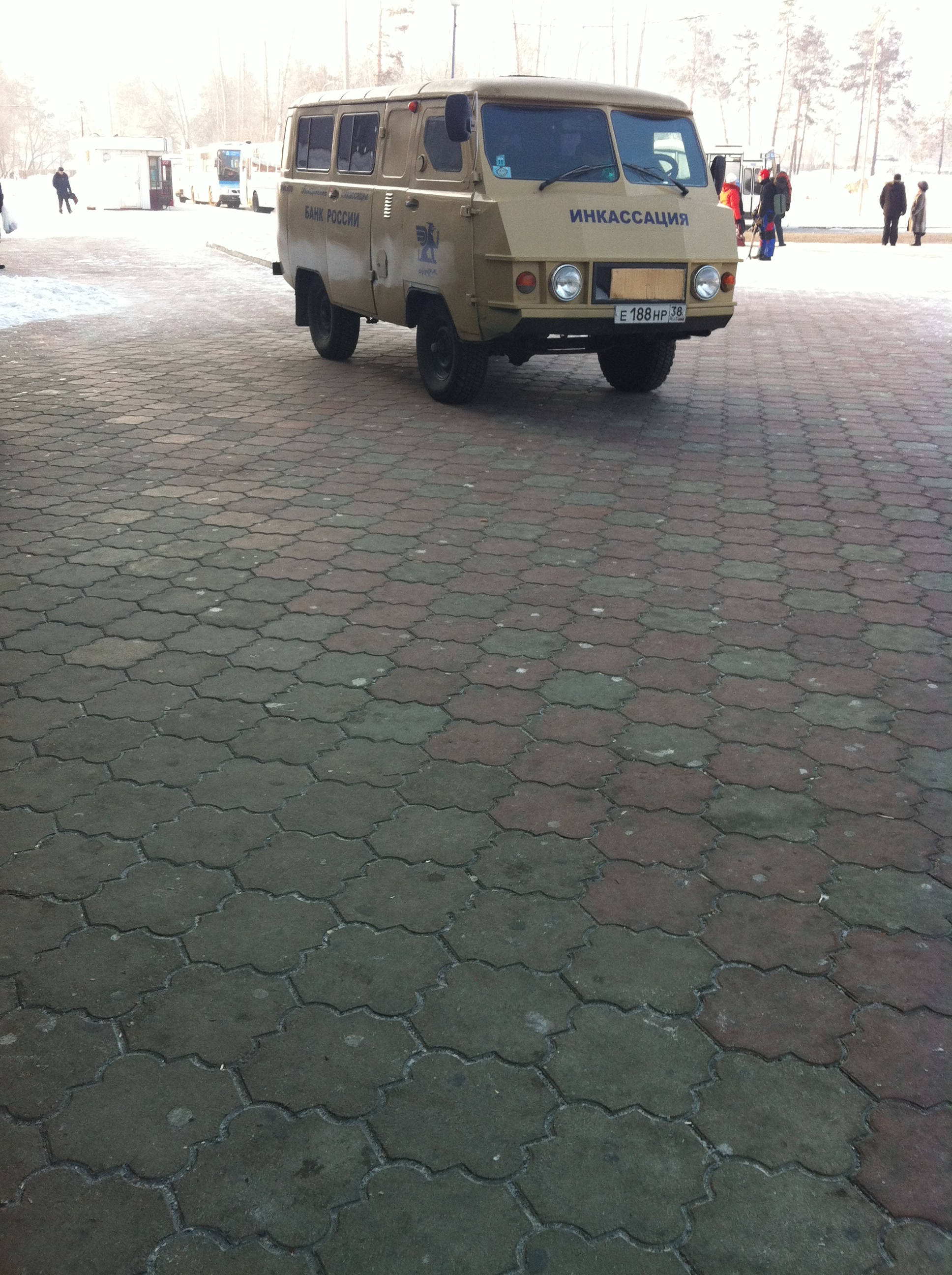 Инкассация особенный орган который по привокзальной  площади ездить разрешили!!!!