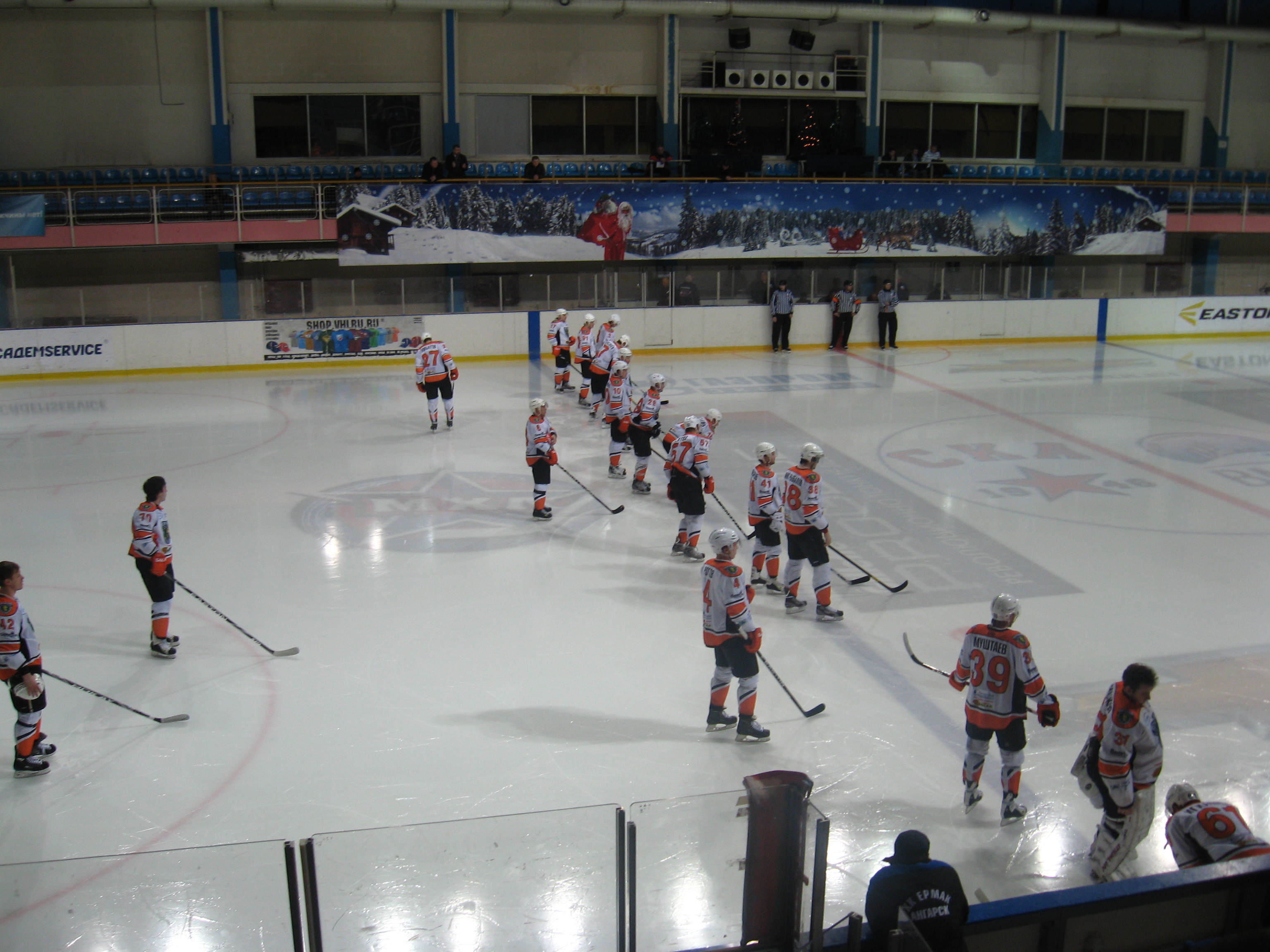 Начало первого матча