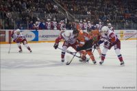 Сейчас забьет вторую шайбу