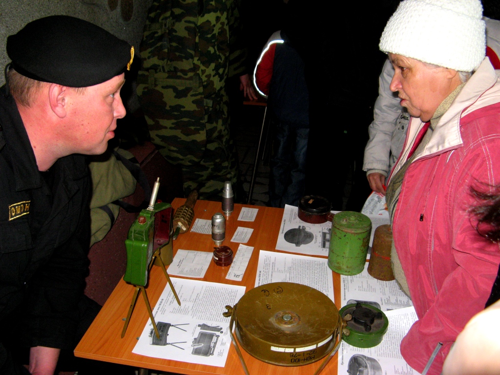  МИЛОК МНЕ БЫ ГРАНАТКУ- ДЛЯ БЮРОКРАТОВ