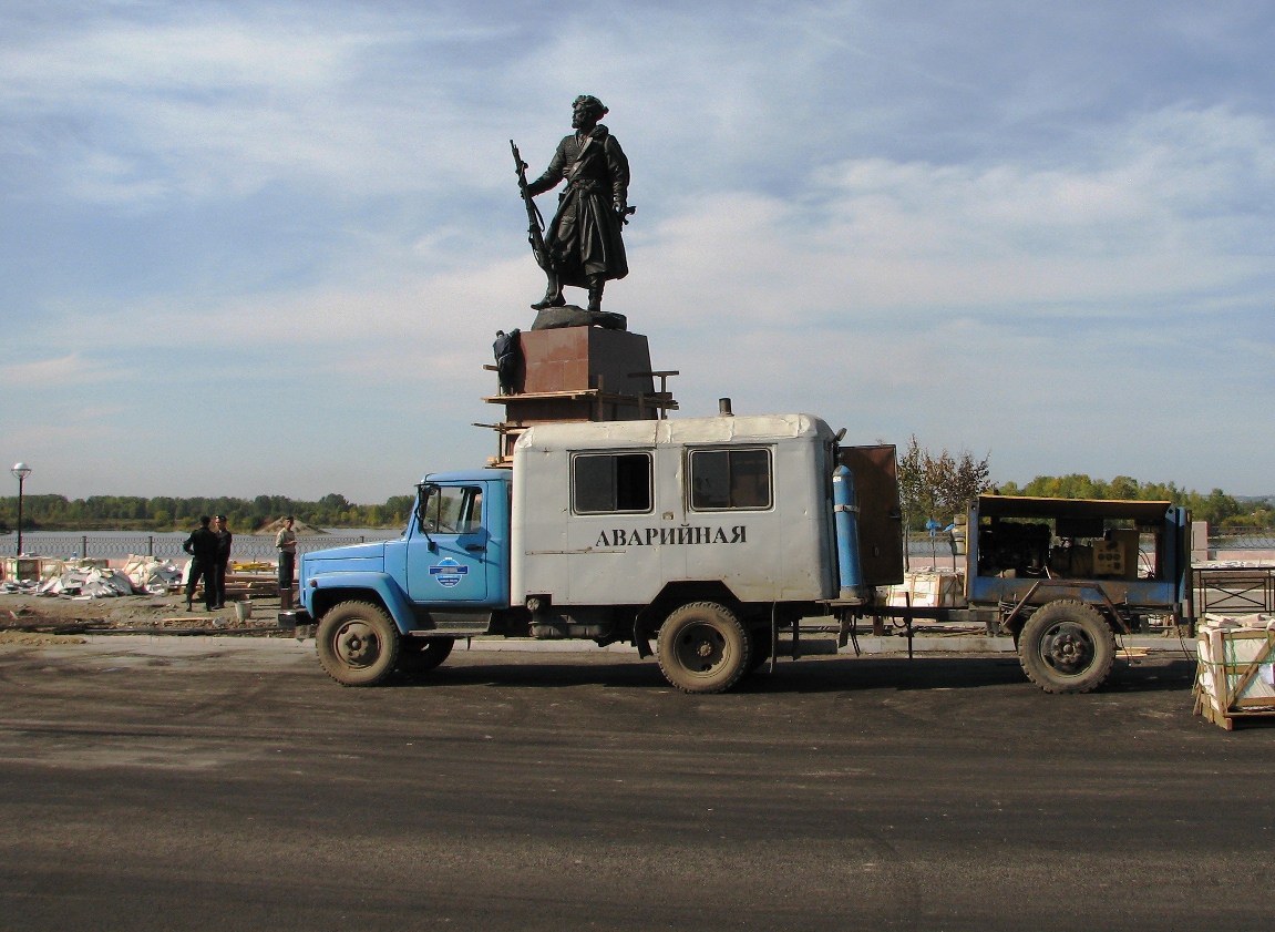 Новый памятник на нижней набережной Иркутска