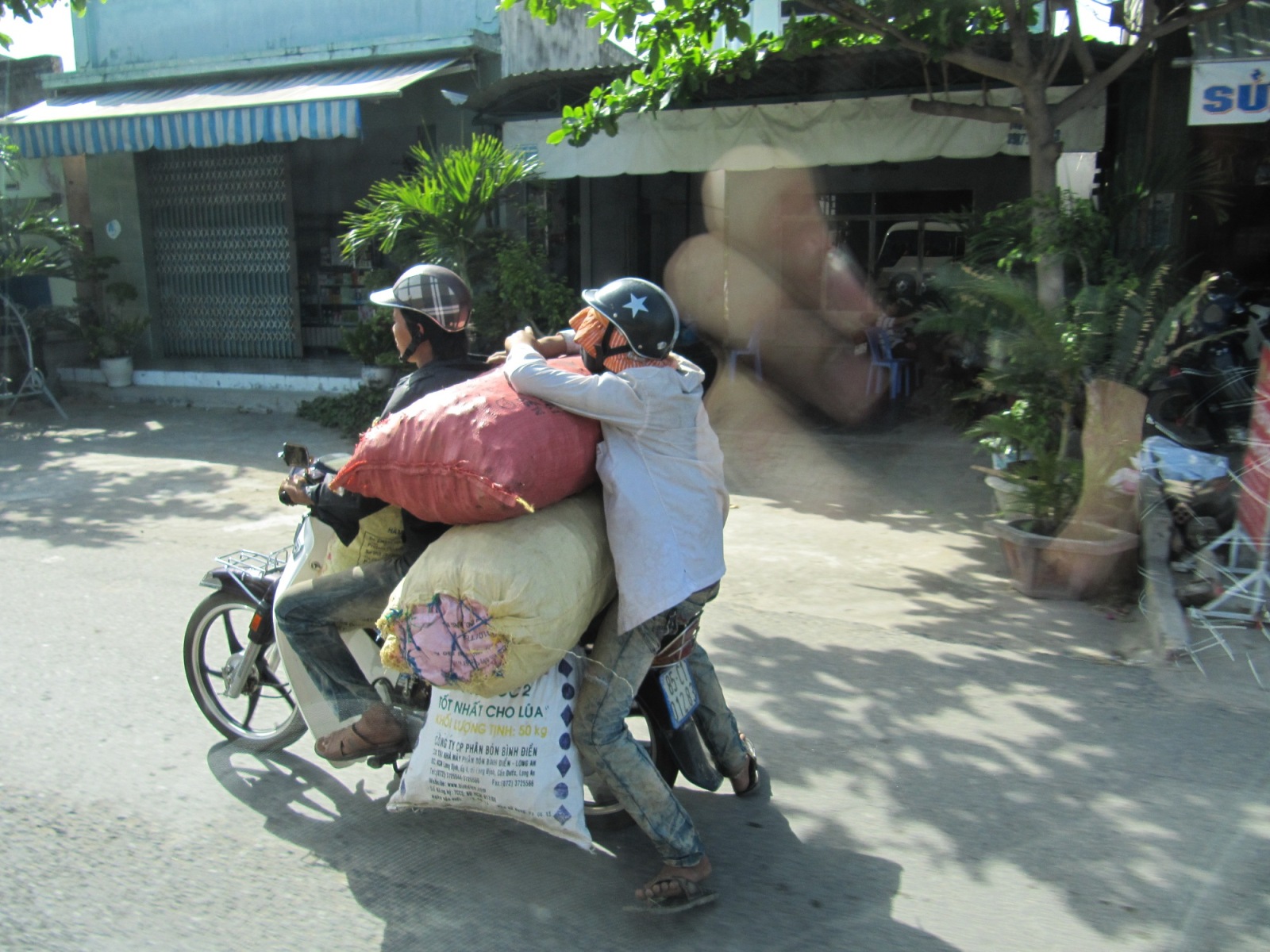 Обычное явление на дорогах Вьетнама