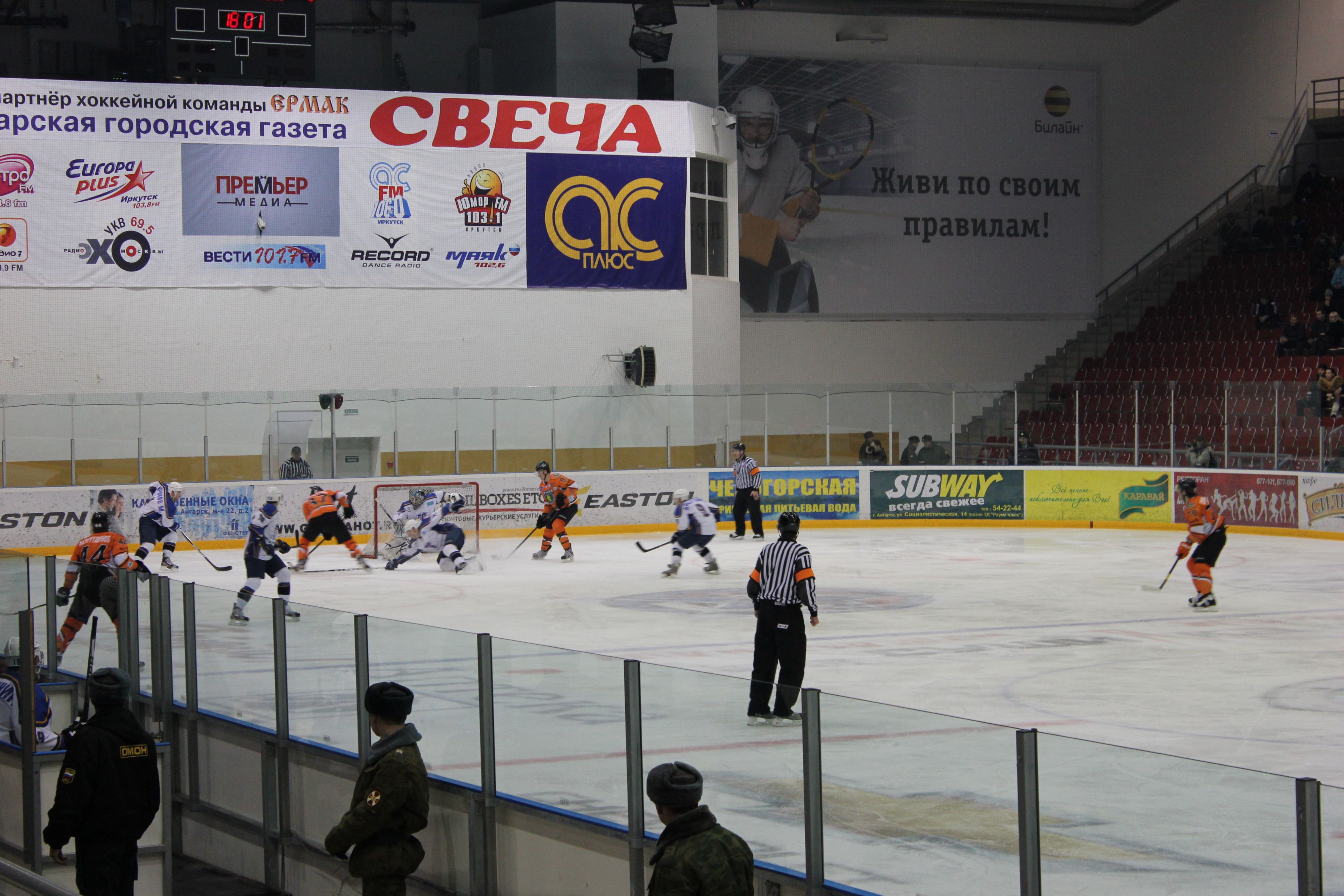 опасный момент у ворот Торпедо.