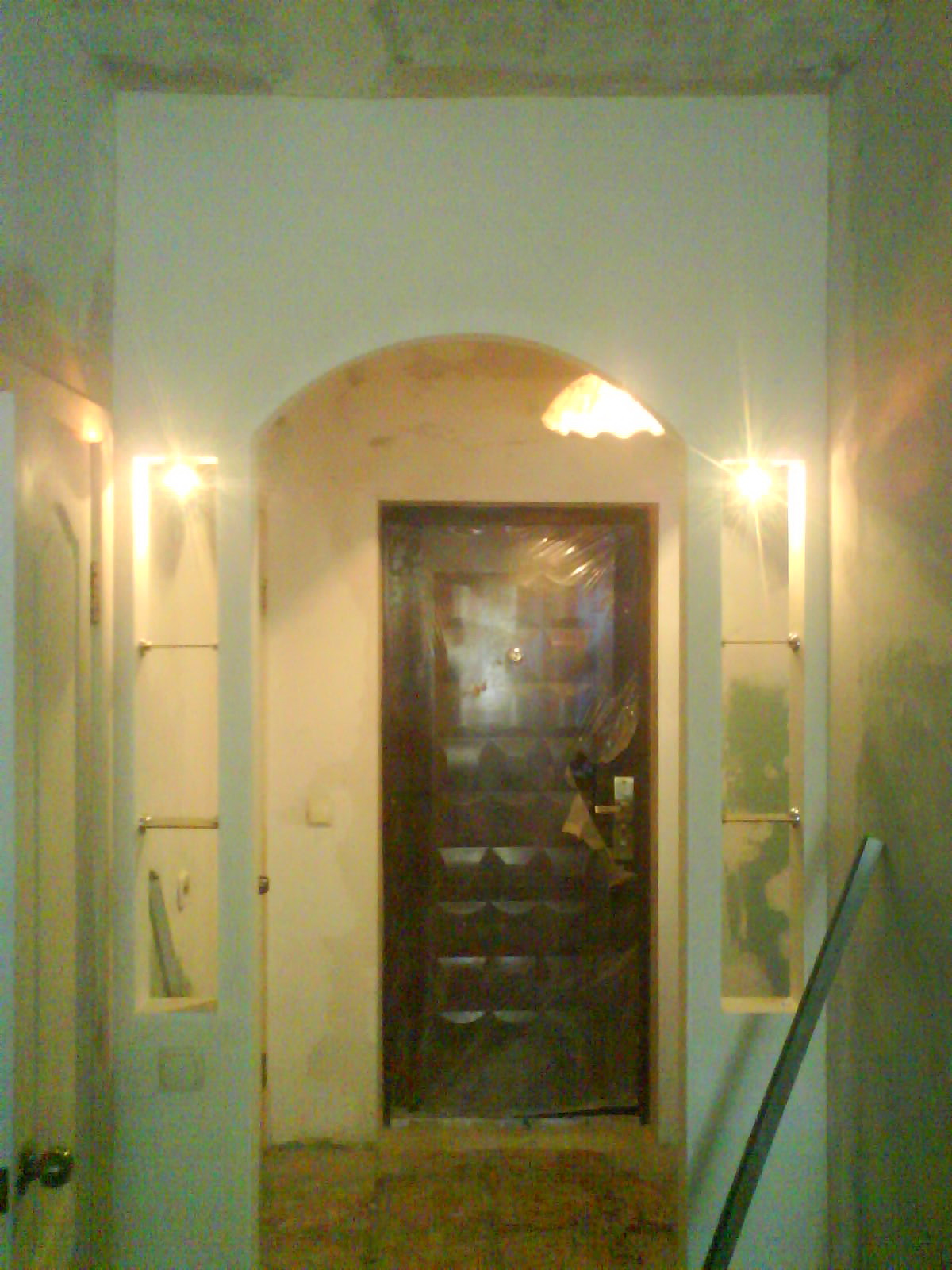 арка с полочками