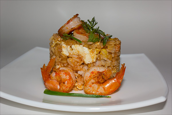 Жареный рис с креветками Жареный рис с креветками