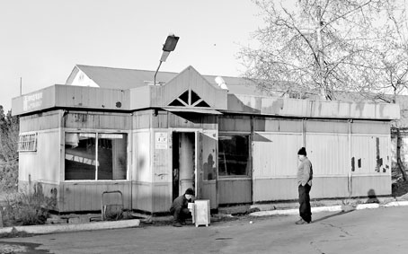 "Караваевский" киоск на "Сатурне" сгорел после 2 декабря и до сих пор не работает