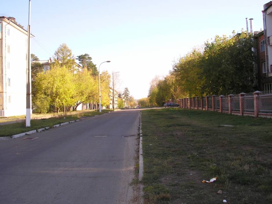 ул. Красная - справа профилакторий АЭХК