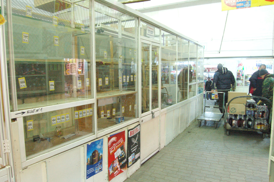 Новая примета времени – пустые полки магазинов