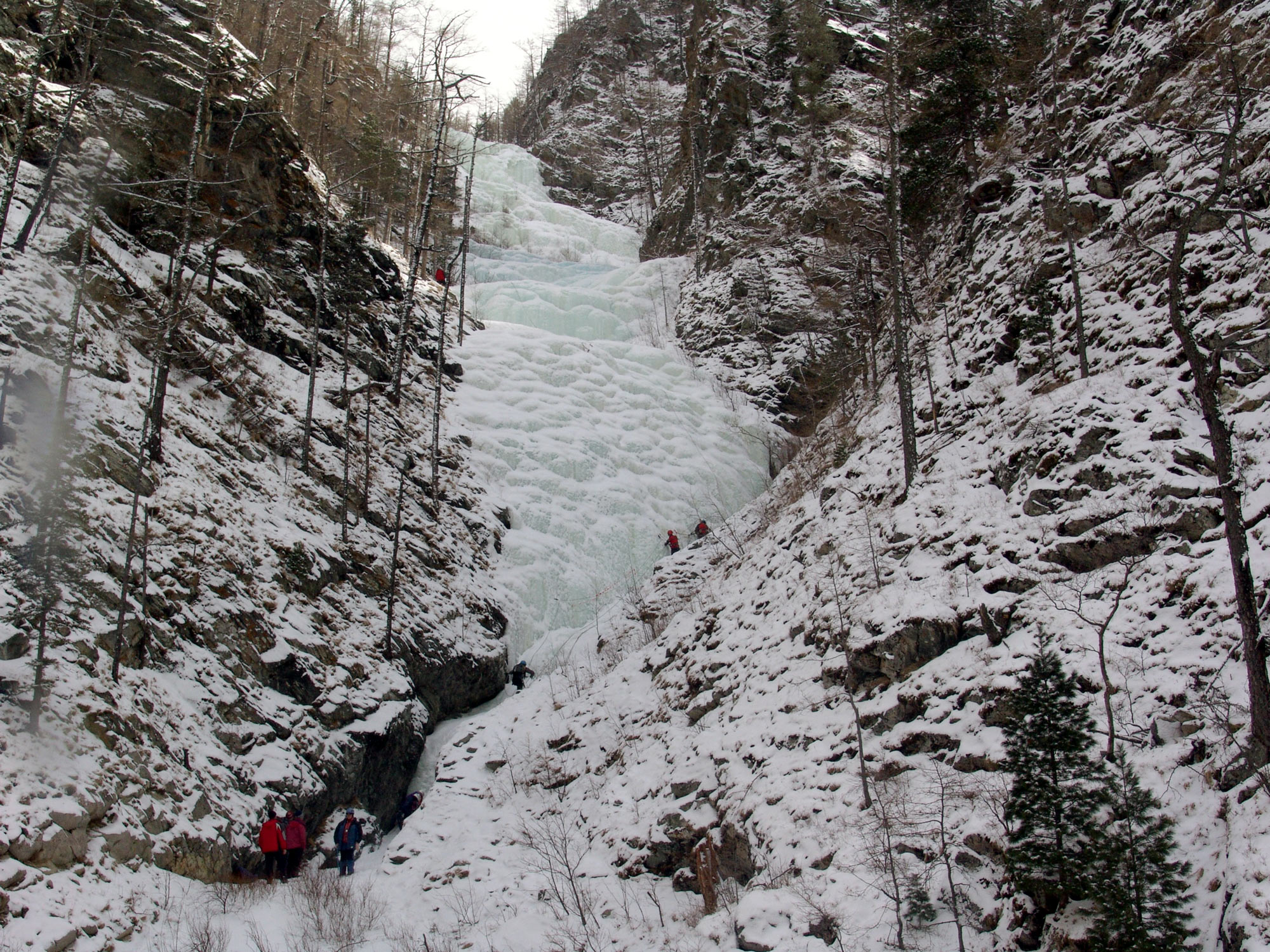На фоне такой природной красоты люди кажутся маленькими букашками