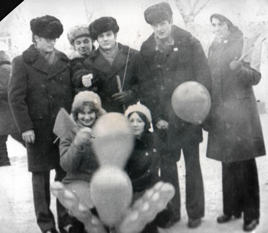 Ноябрь 1976 на демонстрации с цехом КИП