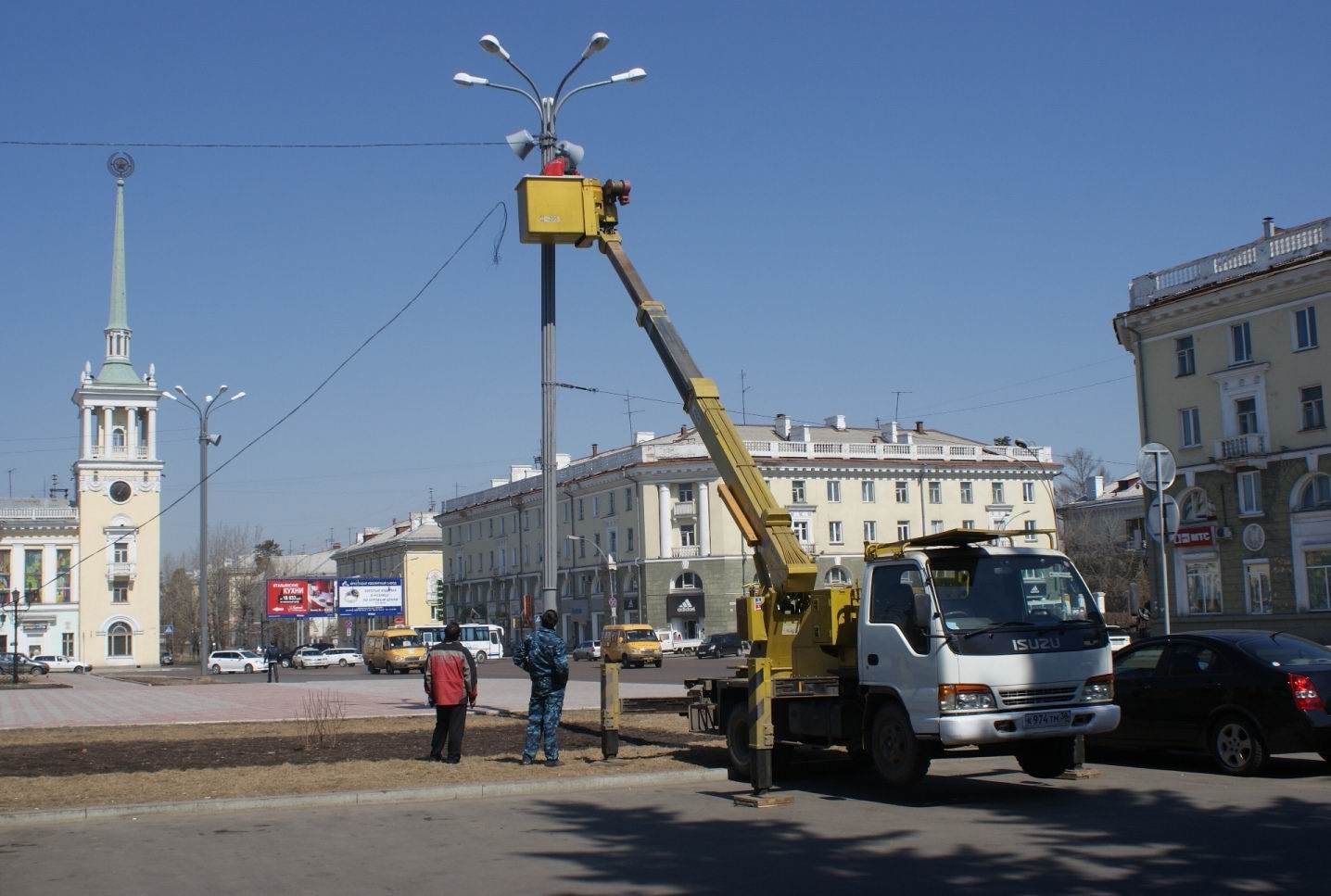Площадь зазвучит
