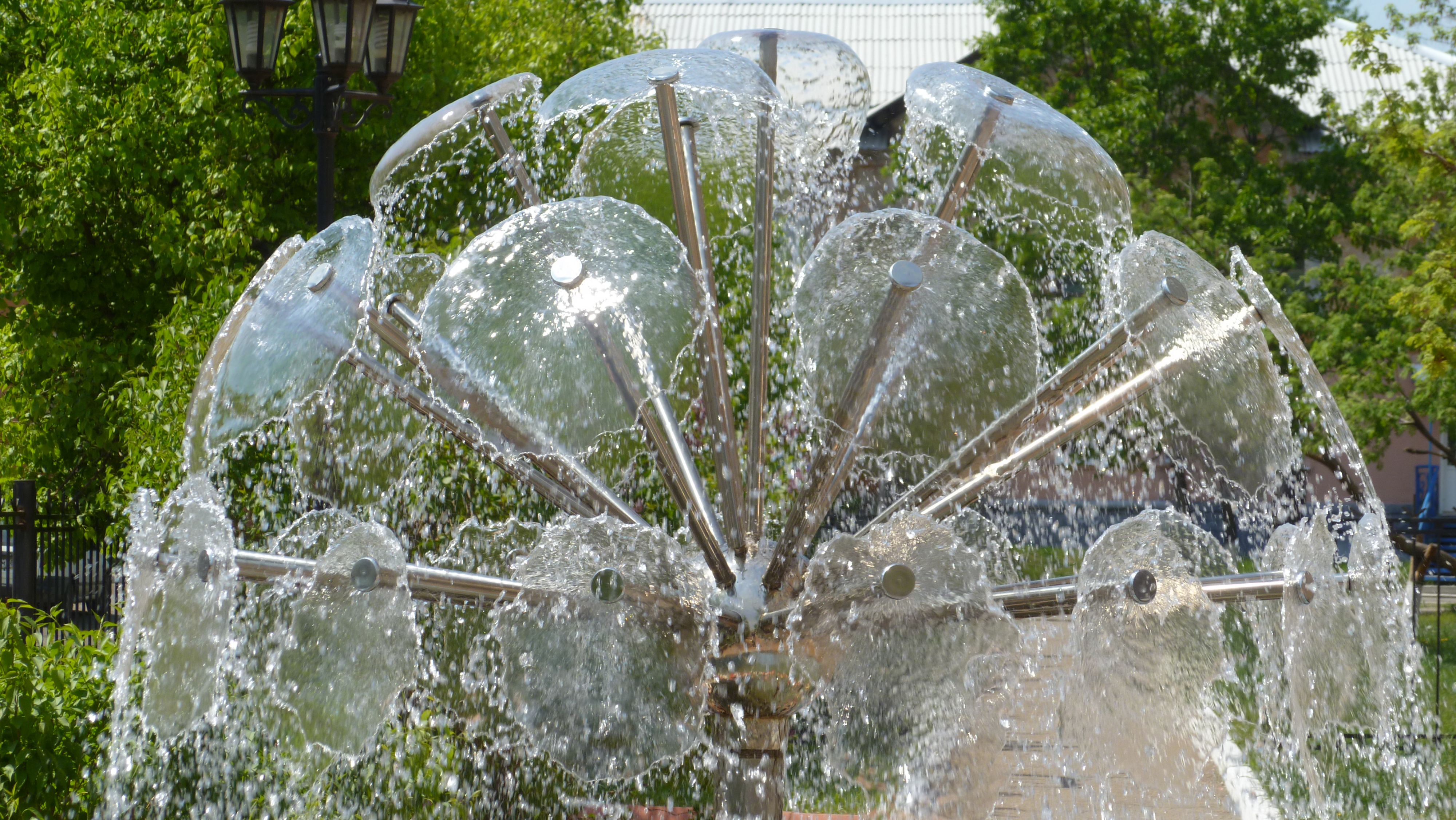 Фонтан у водоканала