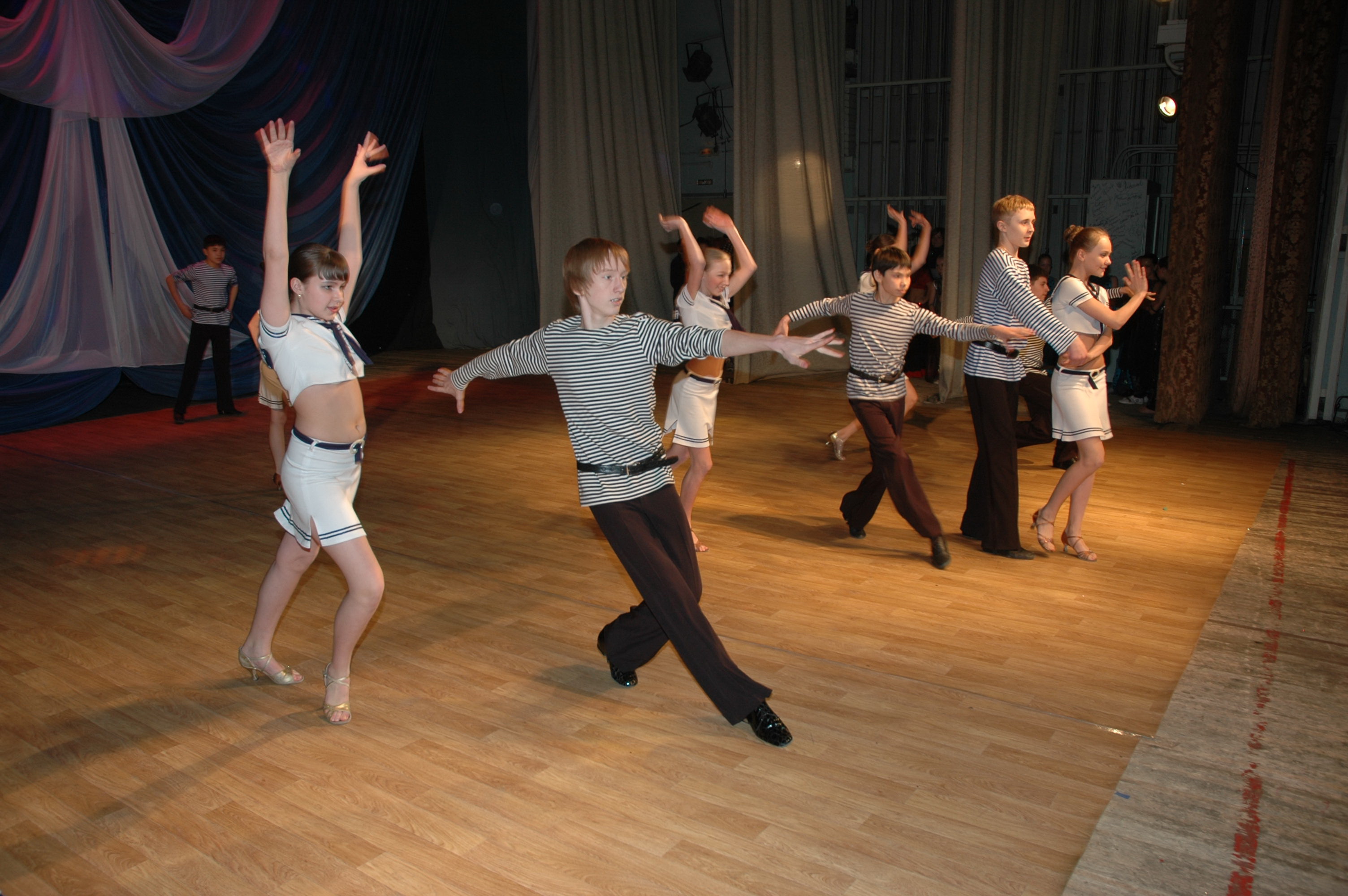 Первый городской фестиваль современного и спортивного танца