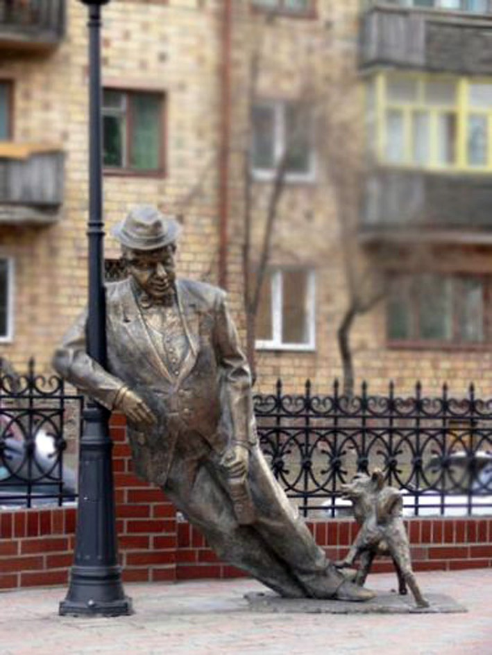 Памятник пьянице поставлен в Красноярске