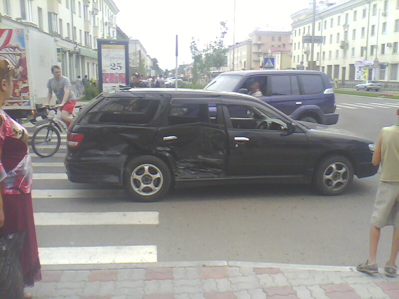Авария возле ДНСа в 18:15 19.07.2010