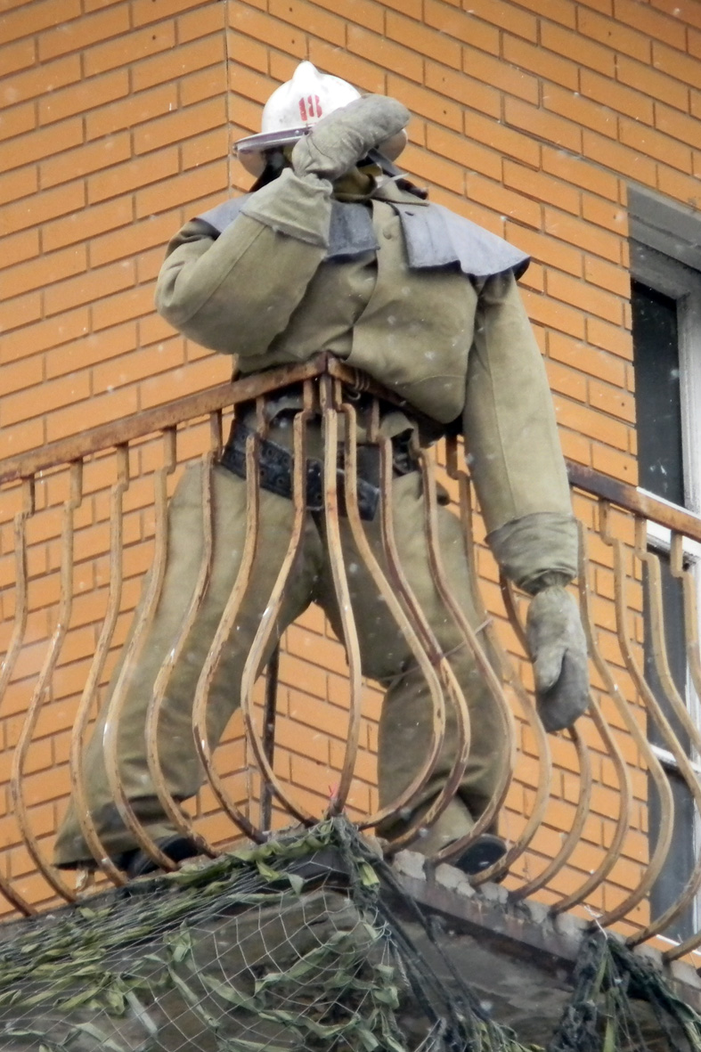 А лицо не покажу!