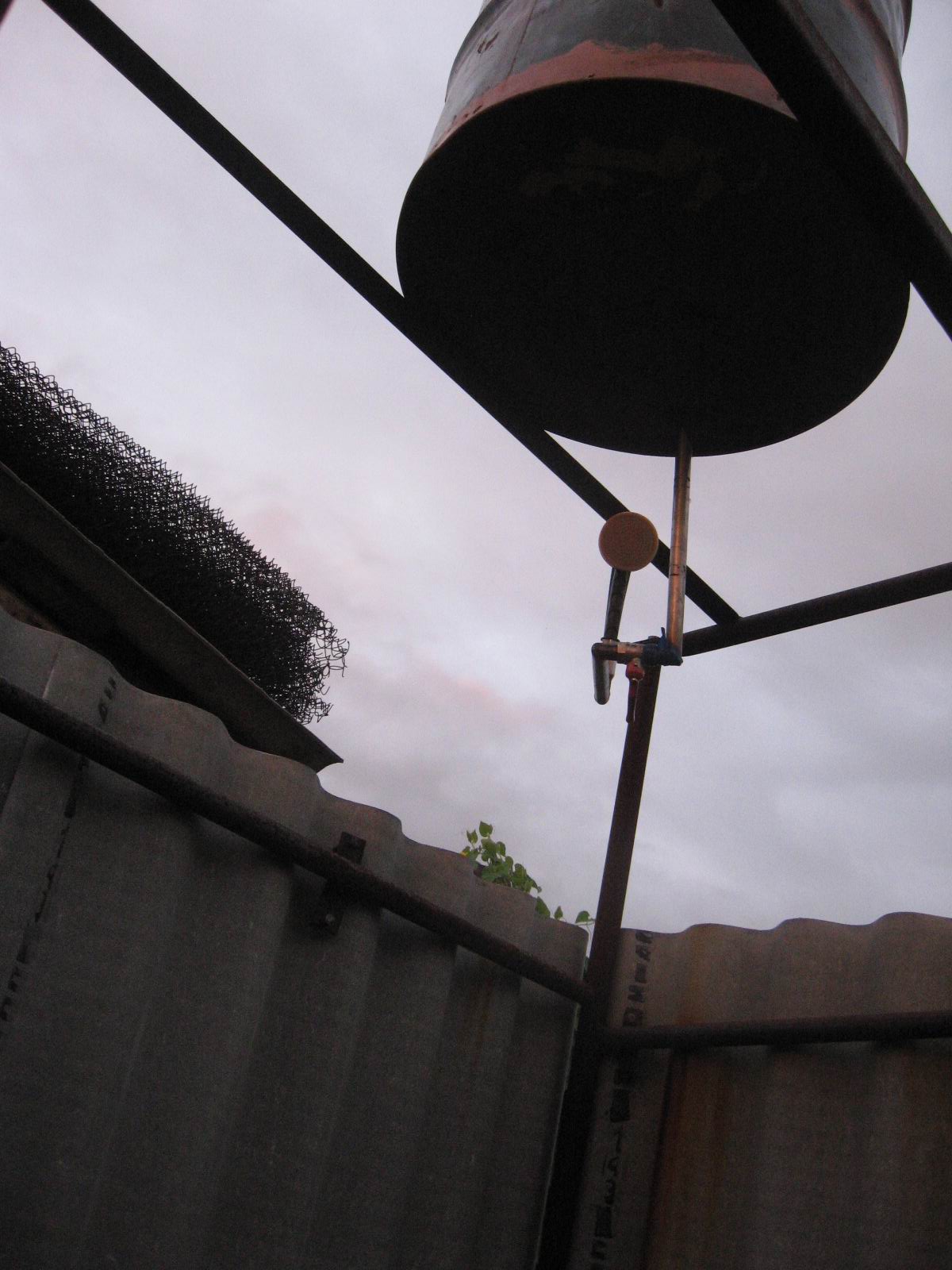 Душевая кобинка на огороде