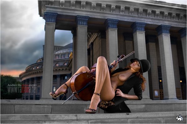 Очередная рыжая)))