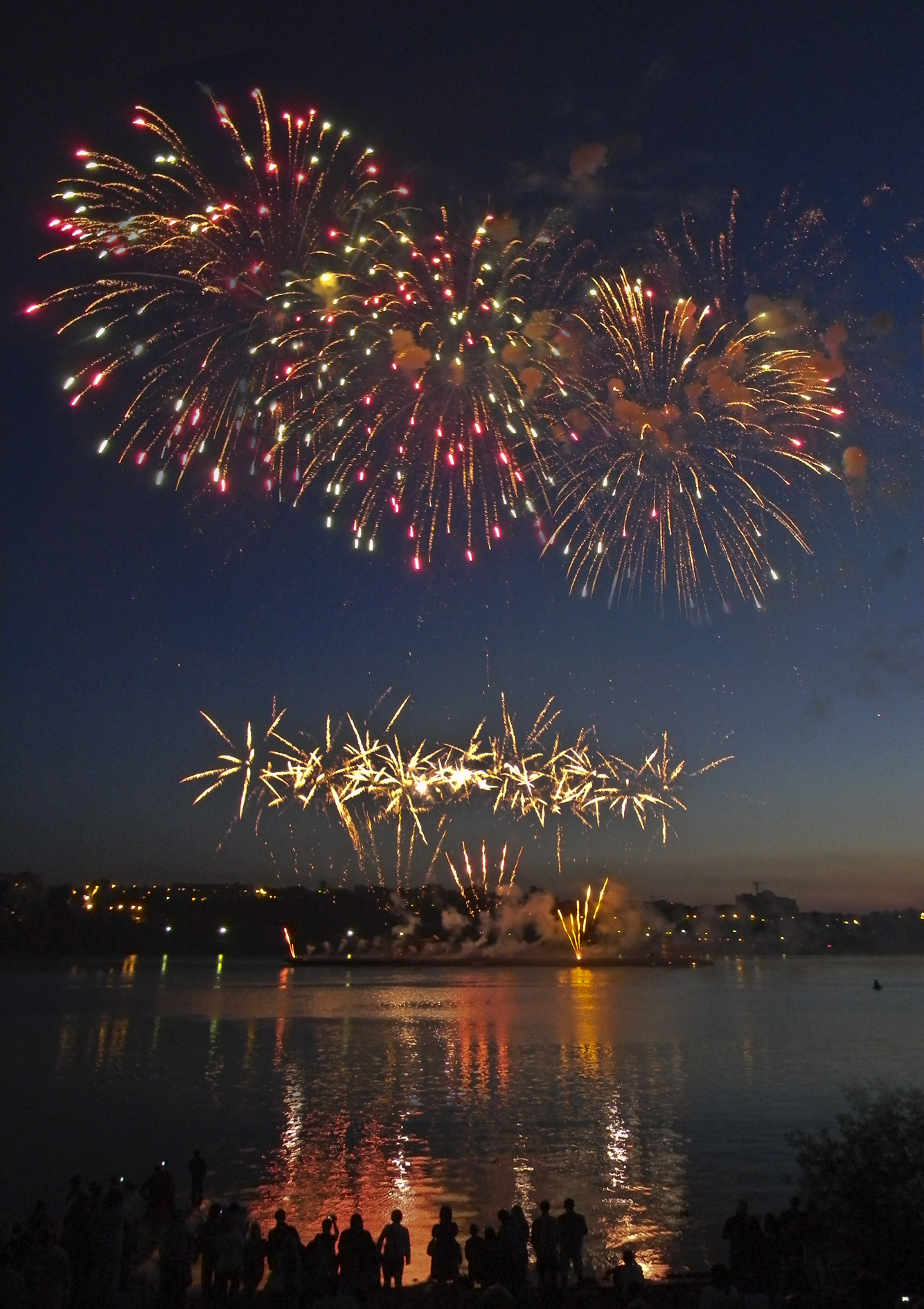 АНГАРЧАНЕ ПОТРЯСЛИ ИРКУТСК