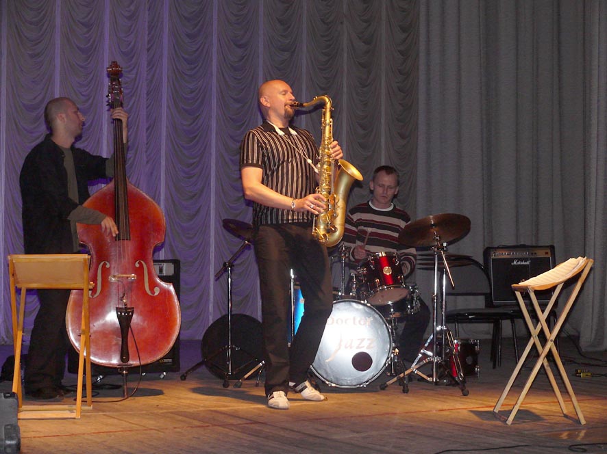 Бешеная энергетика, исходившая от джазменов, зарядила публику