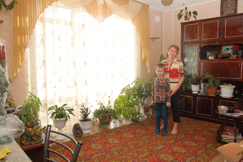 Внутри домик смотрится красиво. Но это заслуга исключительно его хозяев