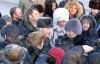 Люди дождались Дмитрия Мезенцева у ДК “Энергетик” и рассказали ему всё как есть