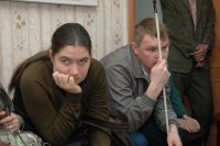 На круглом столе яблоку было негде упасть. Но проблемы так и не решились