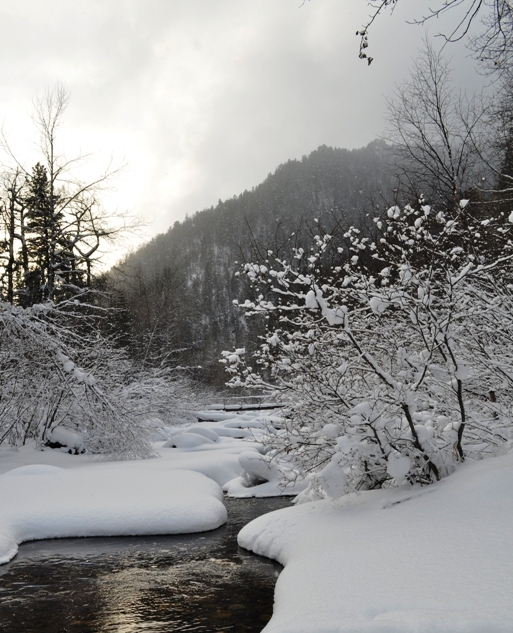 река Слюдянка в декабре