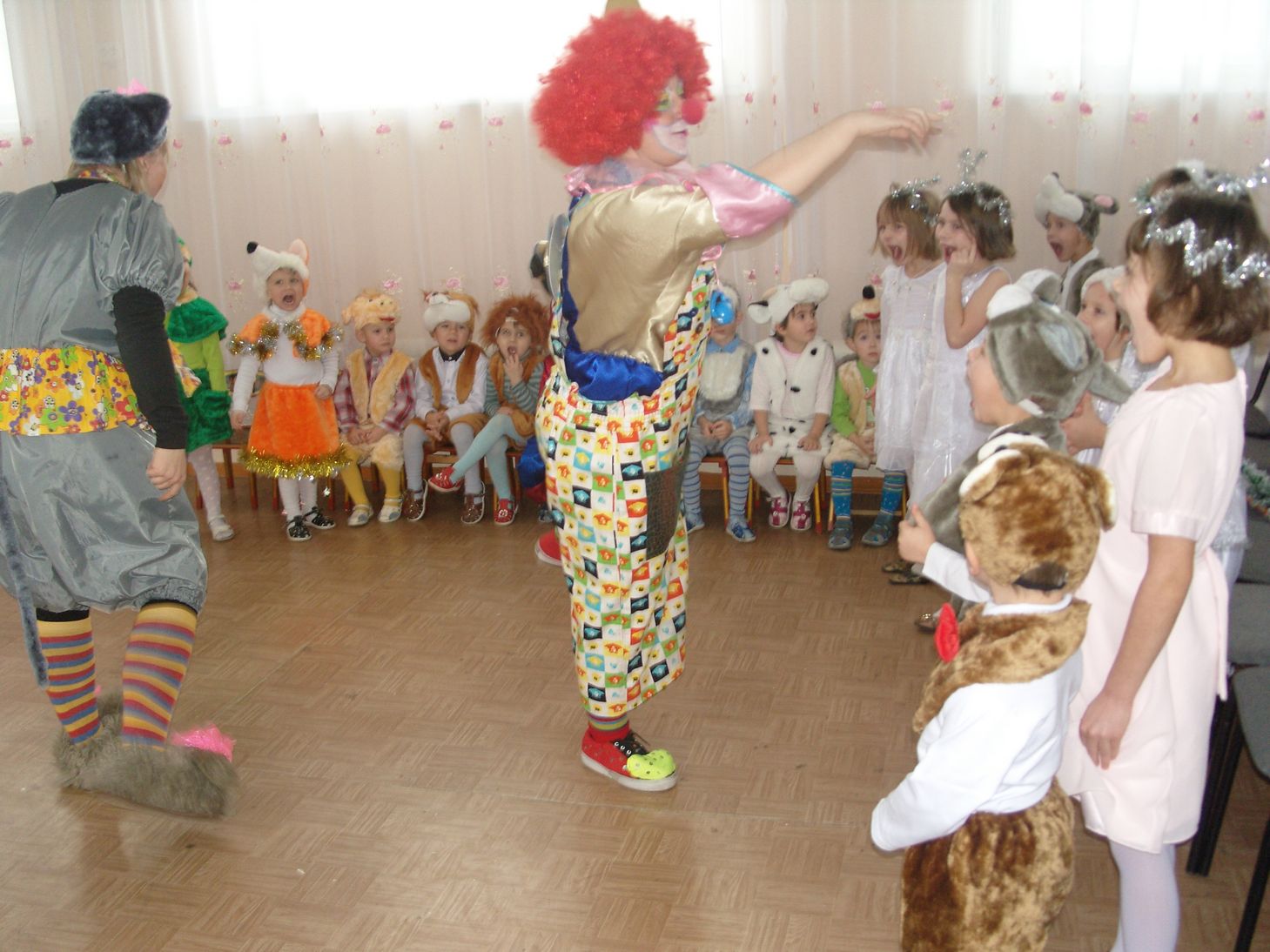 Дети потихоньку подключаются к игре