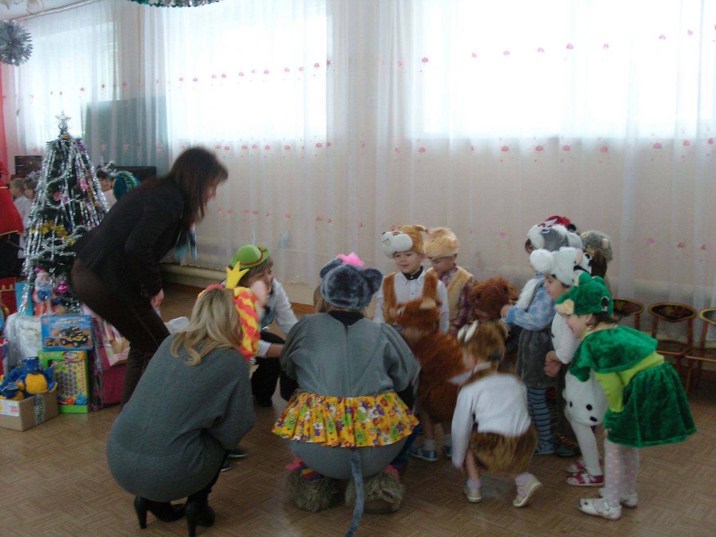 Сейчас начнется хоровод