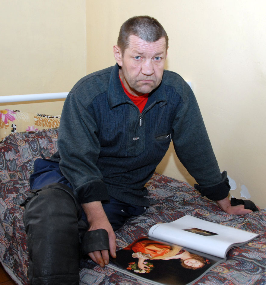 Станислав Евгеньевич три года жил в шалаше в лесу и отморозил ноги