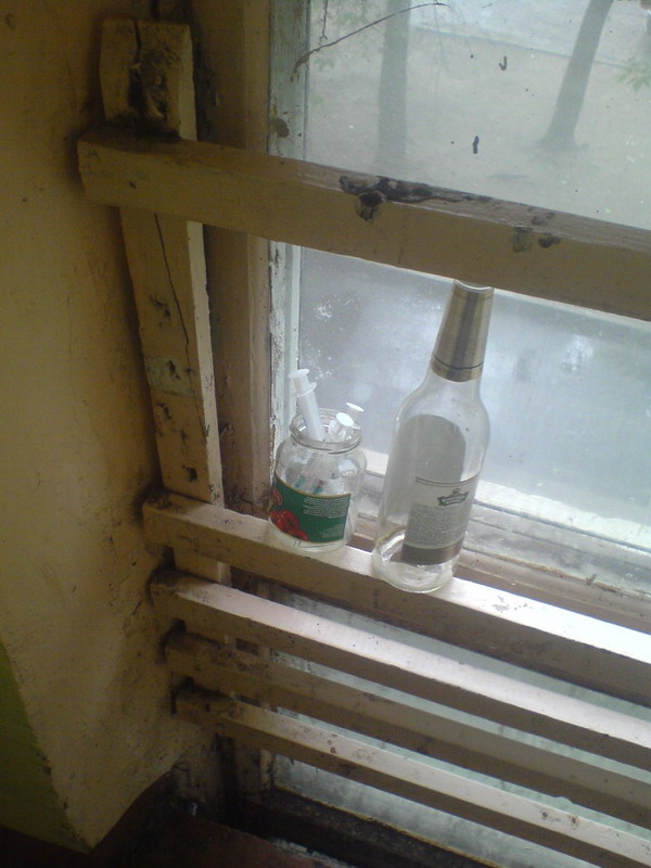 Весь первый день занятий в школе мальчик провел лежа за партой