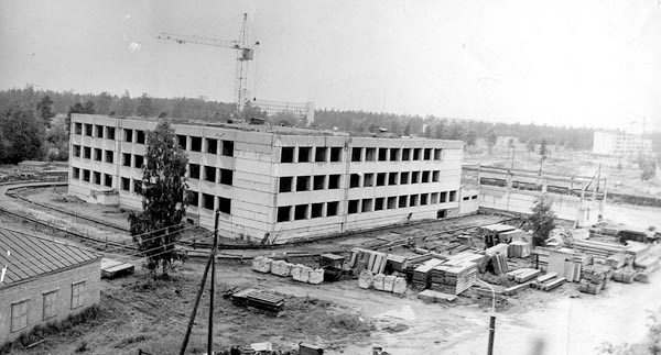 Ну, кто узнает, что строили?