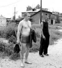 Жители Суховской: они пришли на сход отнюдь не в церемониальных одеждах, словно демонстрируя, до какого состояния их может довести власть