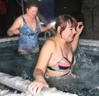 Наши женщины: Наши женщины не только в горящие избы заходят...