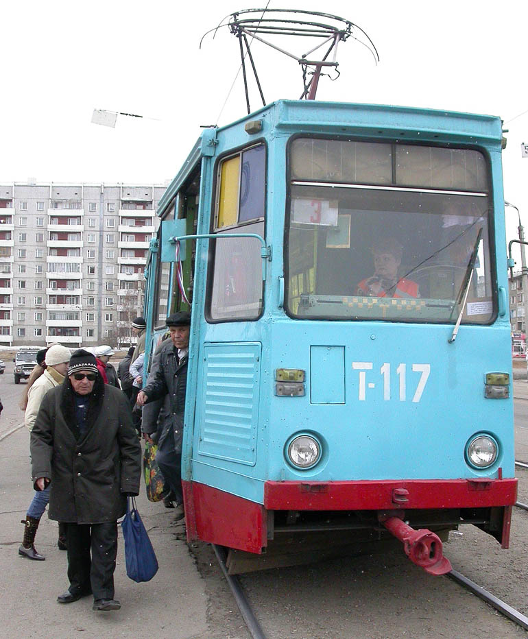 До полуночи, когда уже не работают маршрутки, в городе ходят 6 трамваев