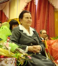 Цветы в честь творческого долголетия