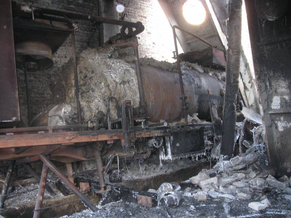 Огонь уничтожил нелегальный мини-НПЗ