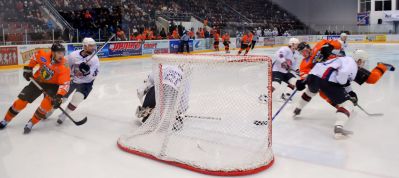 Ну не лезла шайба в ворота Ну не лезла шайба в ворота