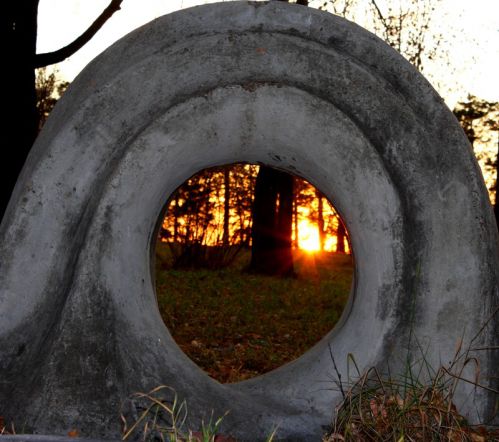 Фото №8. О!: Все, что видим мы, видимость только одна. Далеко от поверхности мира до дна. Полагай несущественным явное в мире, Ибо тайная сущность вещей не видна.