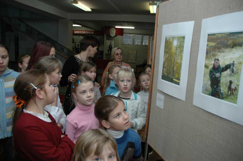 Дети на выставке