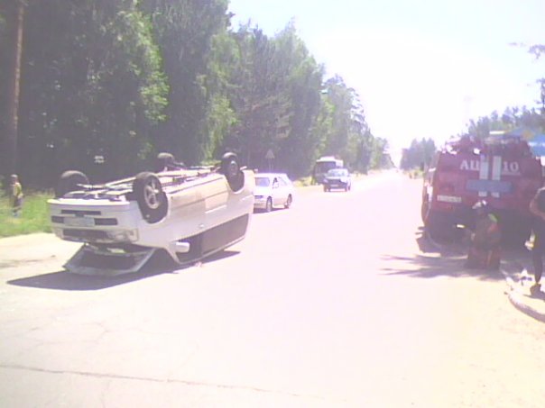 За автомобильным