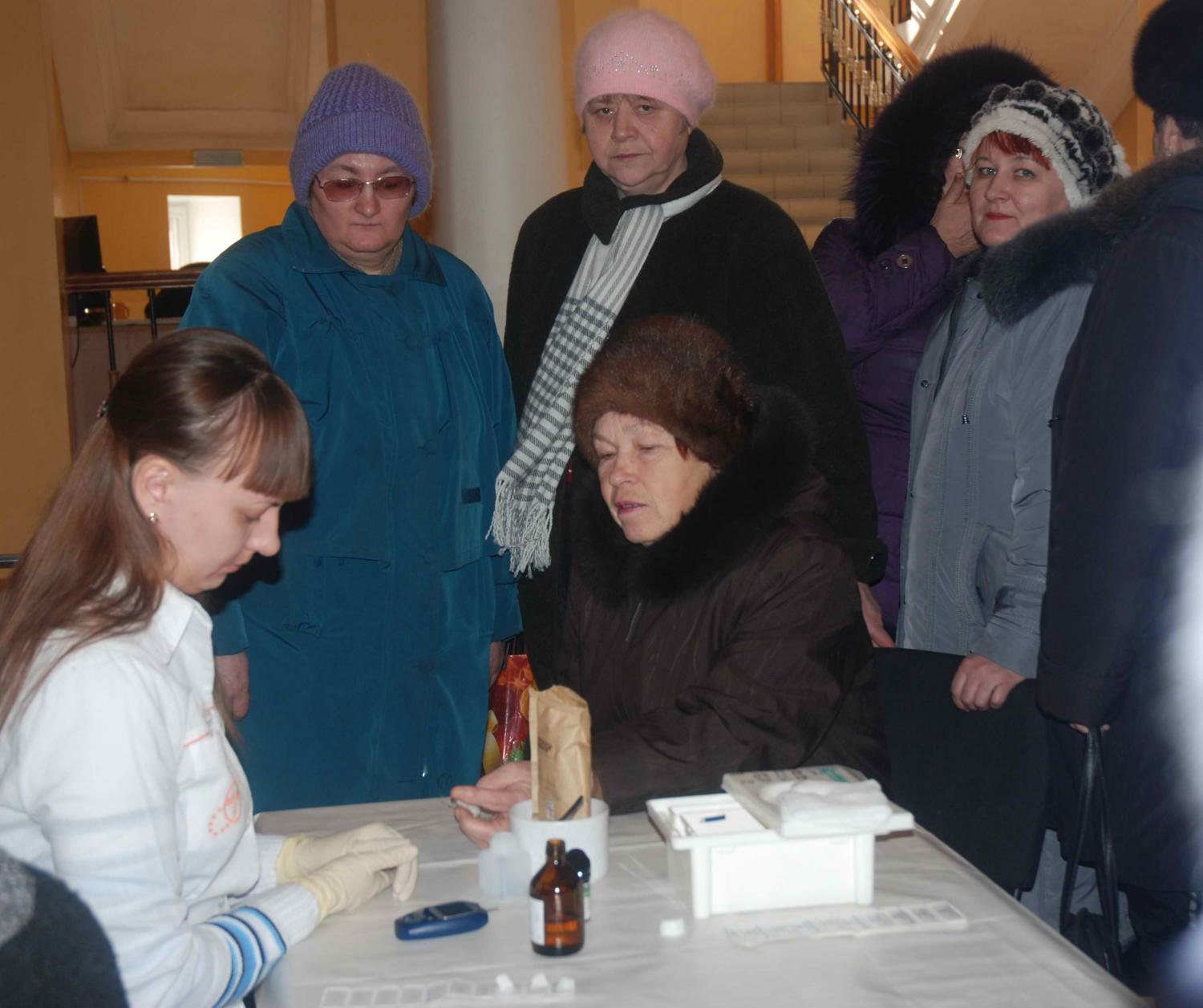 На ярмарке здоровья за консультативной помощью к врачам обратились 400 человек