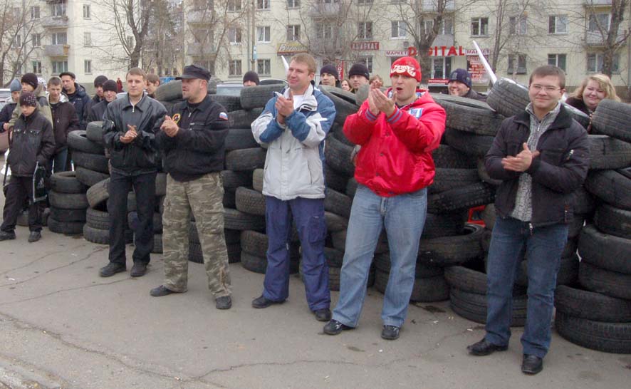 Команда «Зеленых» была в ударе и насобирала по городу более 90 покрышек